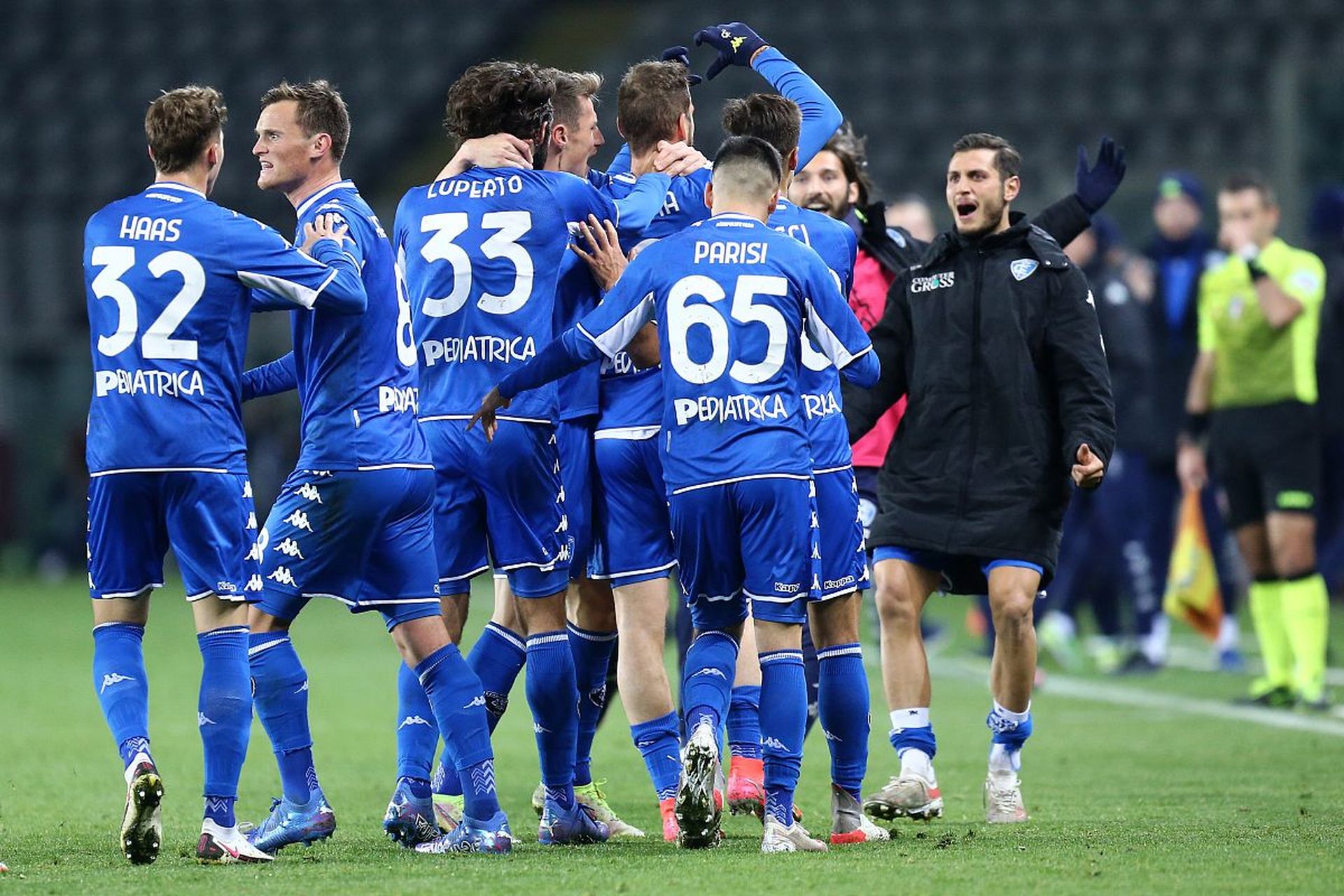 仅展现了亚 仅展现了亚