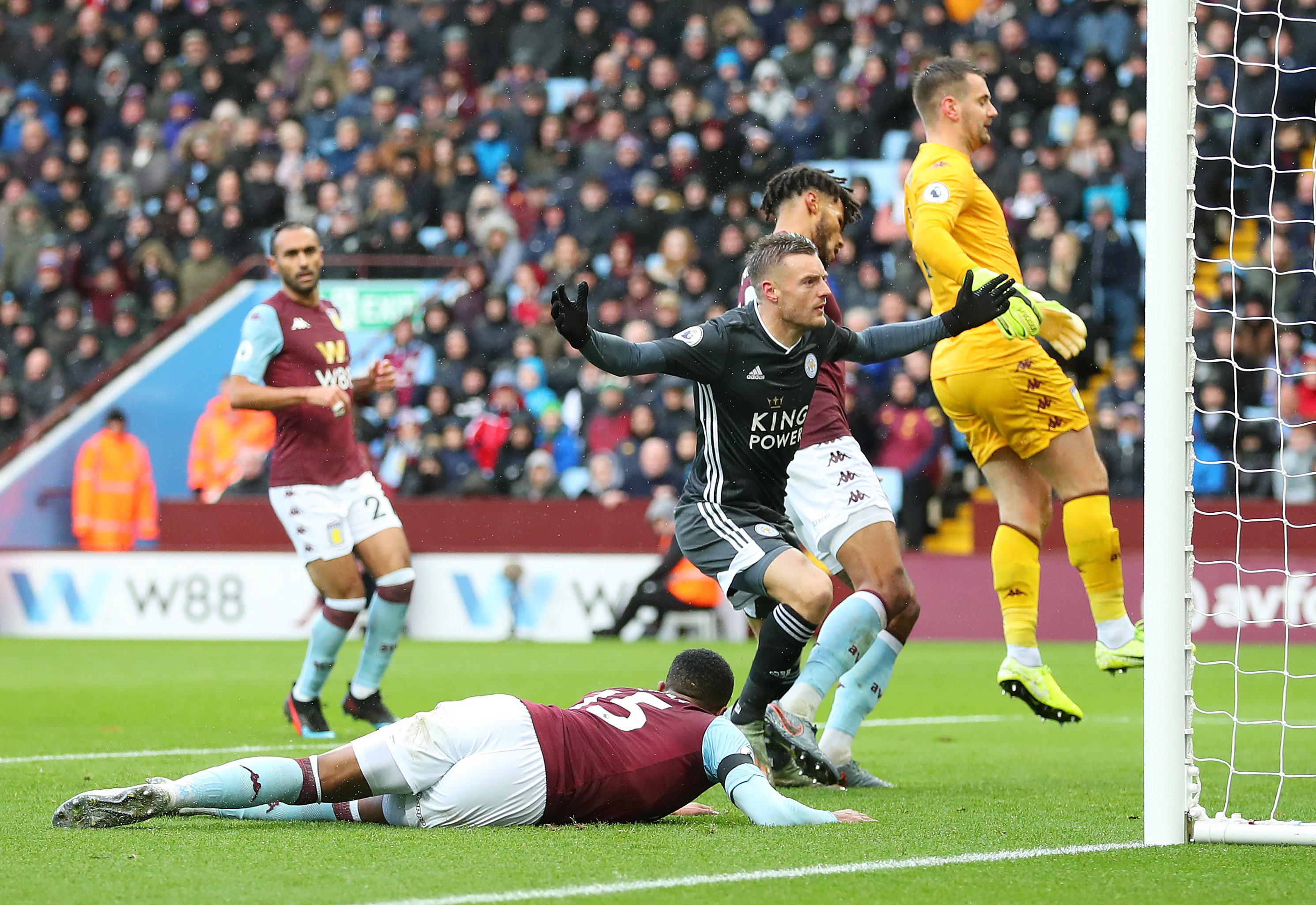 更在国际竞 更在国际竞