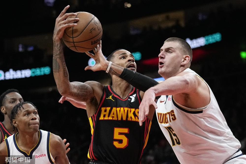 “NBA球员参与慈善比赛，支持社会弱势群体”.